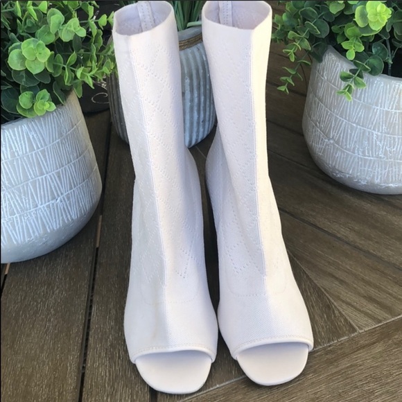 (Sold) Kelsi Dagger Brooklyn Macey Knit Bootie - Picture 5 of 8